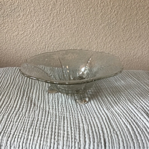 Martinsville Wreath Footed Glass Bowl - Picture 2 of 5